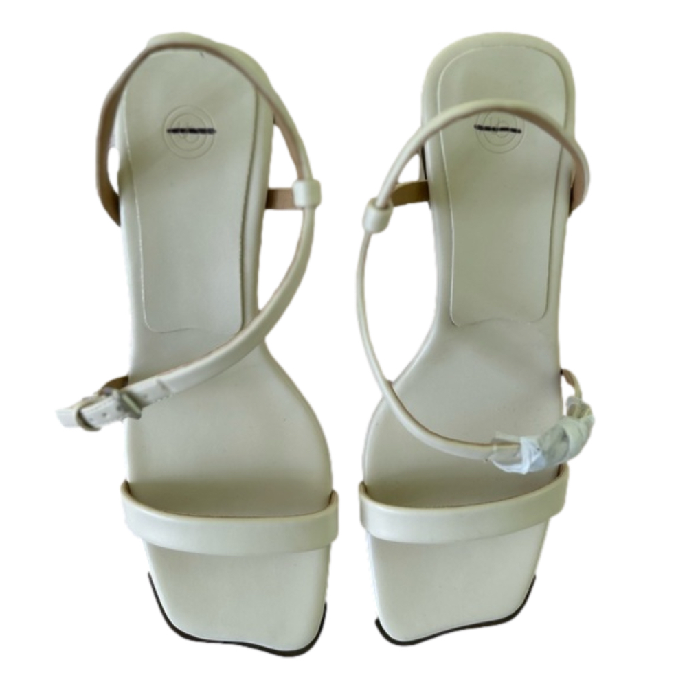 Urban Outfitters Ellie Ivory Size 9 Sandals Strappy Block Heel UO